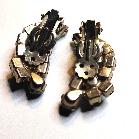 ANTIQUE VINTAGE CLIP ON GREEN RHINESTONE EARRINGS 1" - Picture 2 of 3